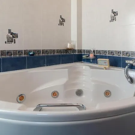 Serenity House Of An Elegant, Immaculate, Luxury Environment Paralia Kimis